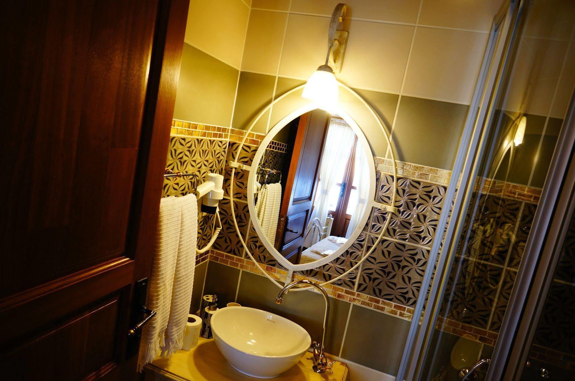 Hotel Des Etrangers - Special Category Canakkale Exterior photo